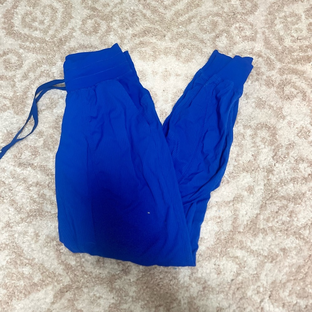 Lululemon Athletica dance studio Joggers